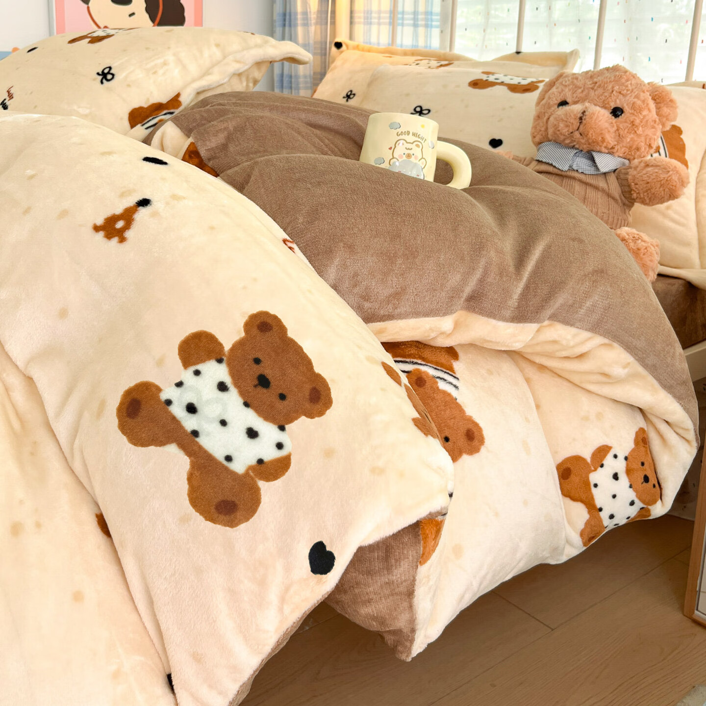 多兰诗牛奶绒四件套 秋冬保暖雪花绒单双人宿舍家用珊瑚绒床单四件套 酥酥小熊咖 1.8米 床笠款 (被套200*230cm) 四件套