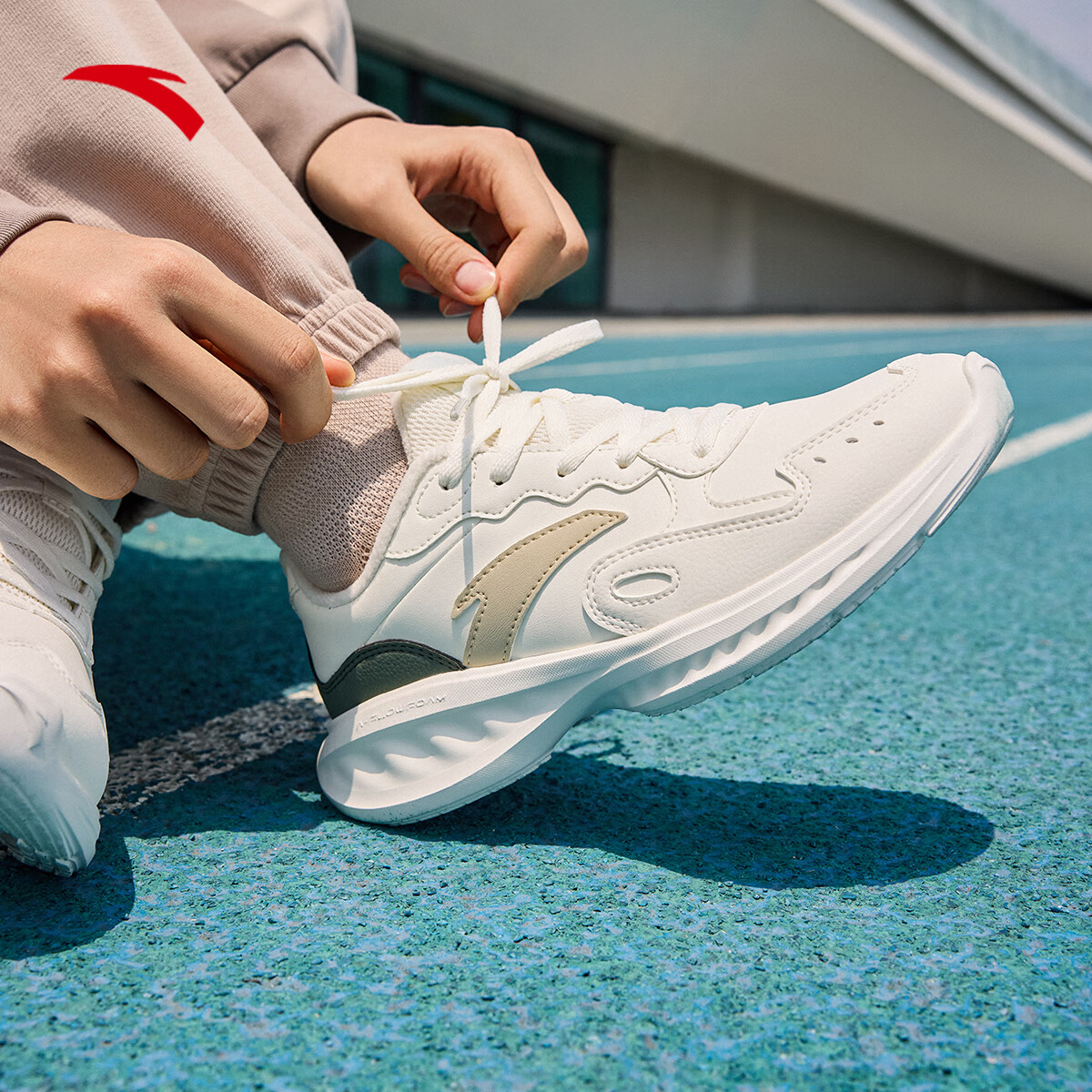 安踏星云丨减震软底有氧跑步鞋女革面防泼水加绒运动鞋轻质女跑鞋