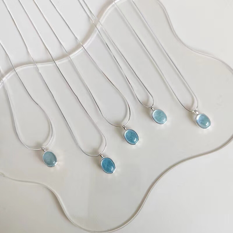 银海蓝宝椭圆项链女轻奢独特设计ins蛇骨链宝石吊坠锁骨链 人造海蓝宝项链 925银