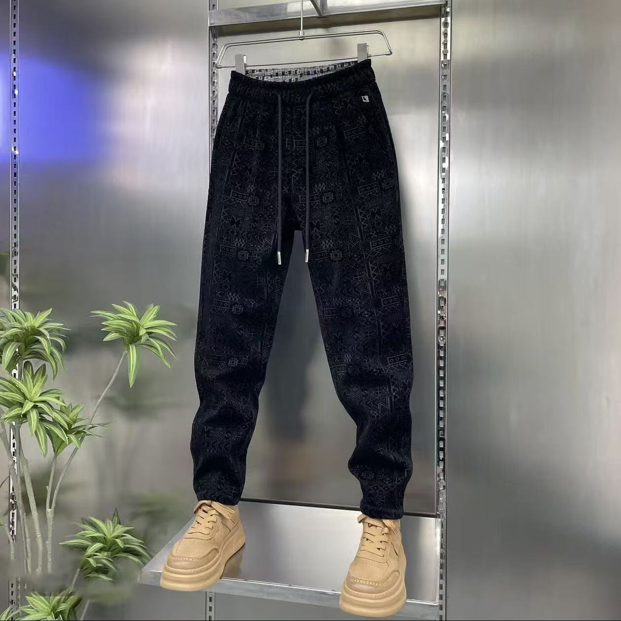 秋冬新款男裤时尚净版垂感舒适直筒保暖舒适CGf高奢植绒休闲裤jd 黑色 32 建议135-145斤