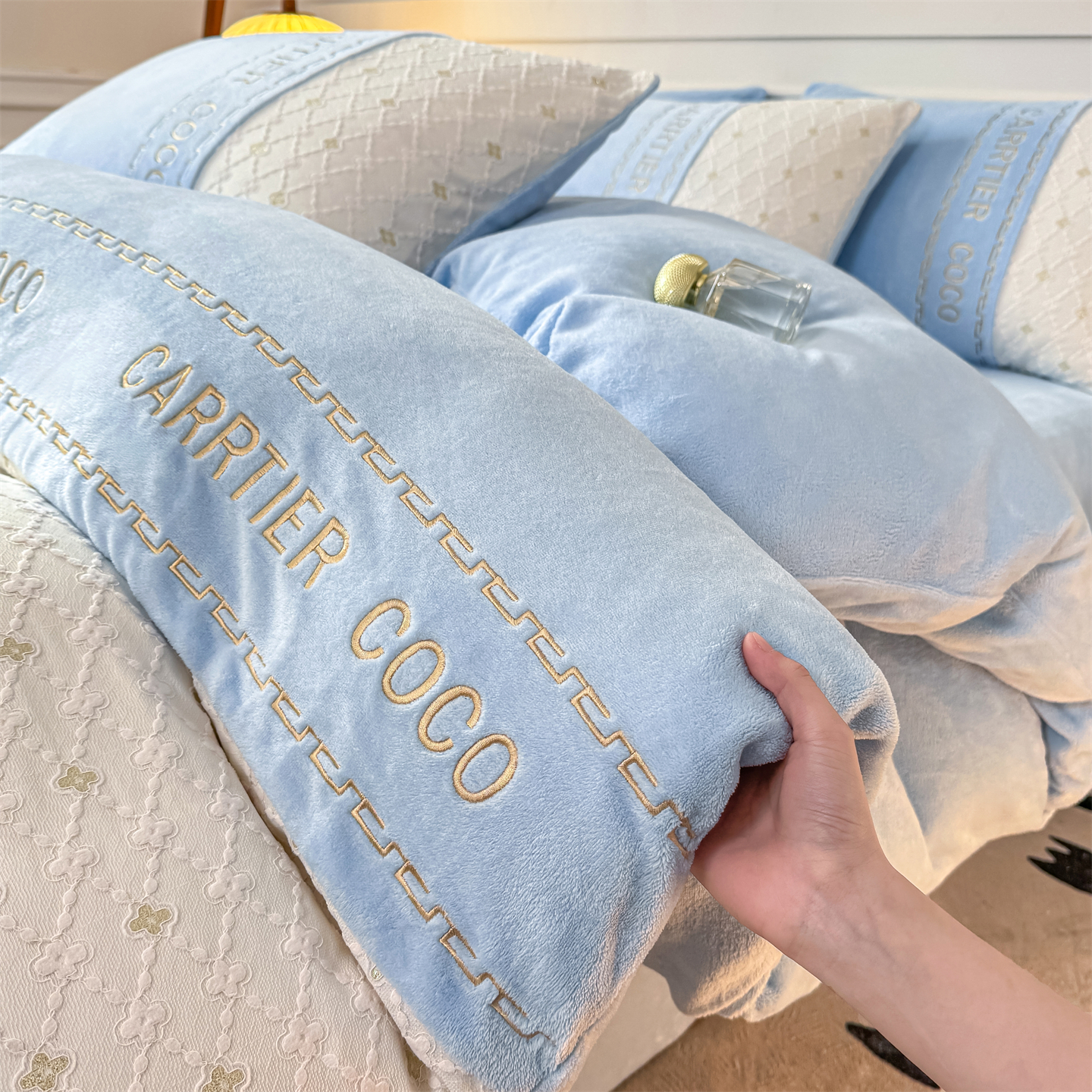 VJE轻奢高级感牛奶绒床上四件套秋冬季珊瑚绒法兰绒双面加绒被套床单 可可-繁星蓝 三件套1.2m 床单款 -被套150*200cm