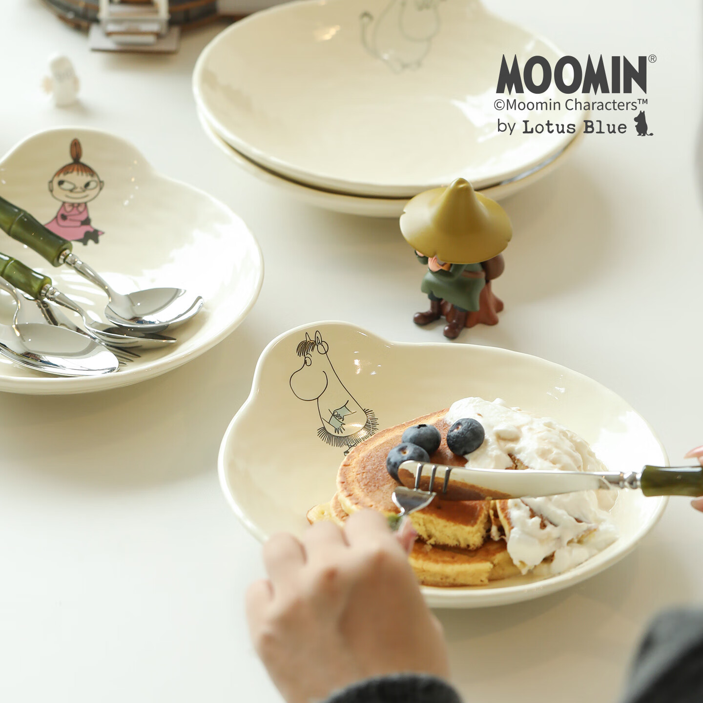 蓝莲花家居moomin姆明餐具微波炉餐盘家用盘子把手卡通儿童早餐盘 亚美-8.5寸手把盘