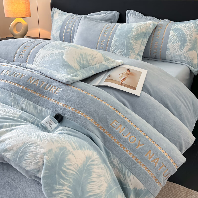 VJE轻奢高级感牛奶绒床上四件套秋冬季珊瑚绒法兰绒双面加绒被套床单 飞羽-繁星蓝 三件套1.2m 床单款 -被套150*200cm