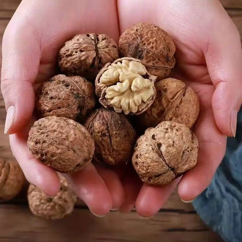 2025年云南薄皮核桃新货薄皮干核桃干果薄壳生坚果干货零食特产 6个核桃(运费贵)