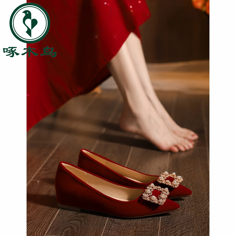 啄木鸟红色婚鞋2026新款新娘鞋秀禾敬酒两穿不累脚孕妇可穿平底内增高鞋 酒红色方扣 37