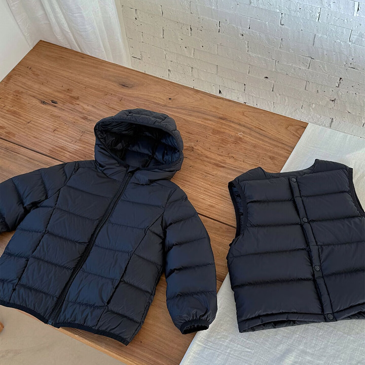 贝婴初儿童轻薄款羽绒服2025男女童宝宝白鸭绒外套马甲两件套三防 马甲+外套 黑色 新国标90绒 120 （建议身高110-120）