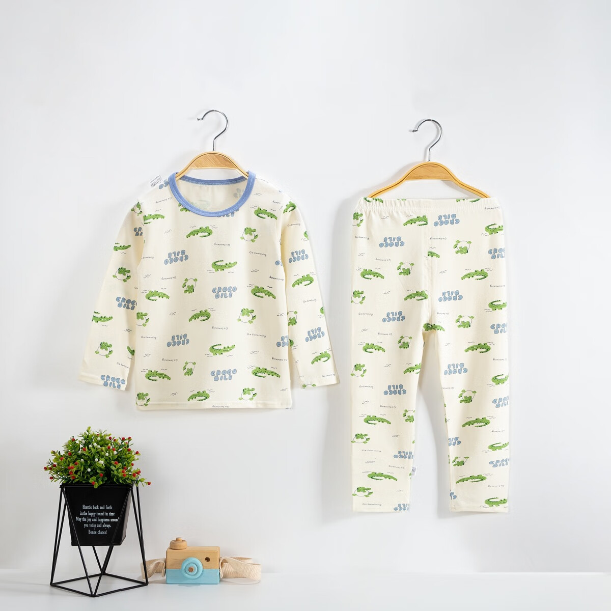 小猪班纳儿童莱卡棉弹力内衣套装秋衣秋裤打底男童女童中童家居服睡衣 蛋壳鳄鱼(浅米) 130 建议身高110-120cm