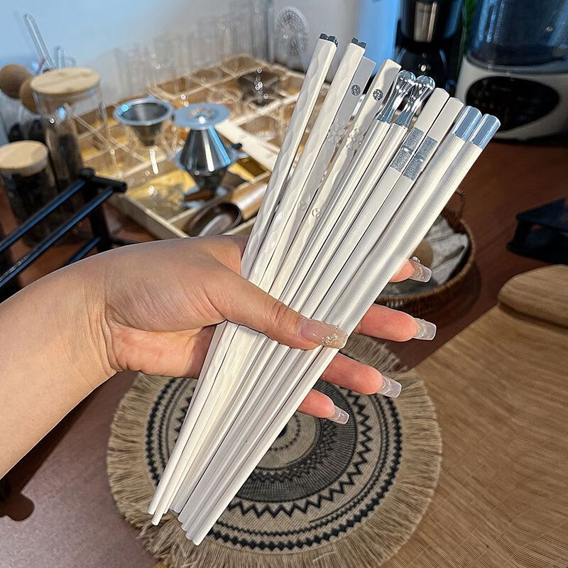 DEATKN德国自用轻奢款北欧风筷子家用一人一筷分餐筷合金筷 5双汉白银简约筷【Ag离子款】