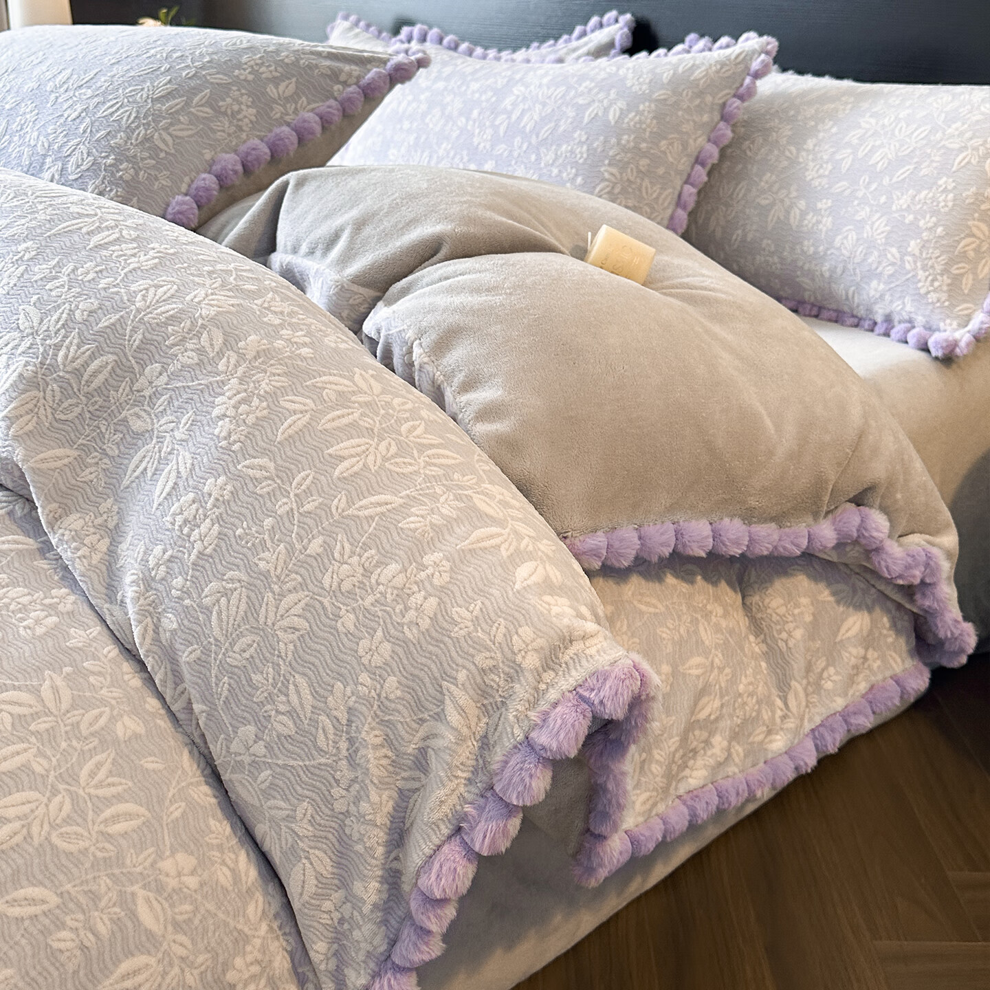 苏萱烂花牛奶绒加厚床上四件套冬季雕花珊瑚法兰绒床单毛绒被套三件套 蜜绒绒-星云紫 1.8m 床单款 四件套-被套200x230cm