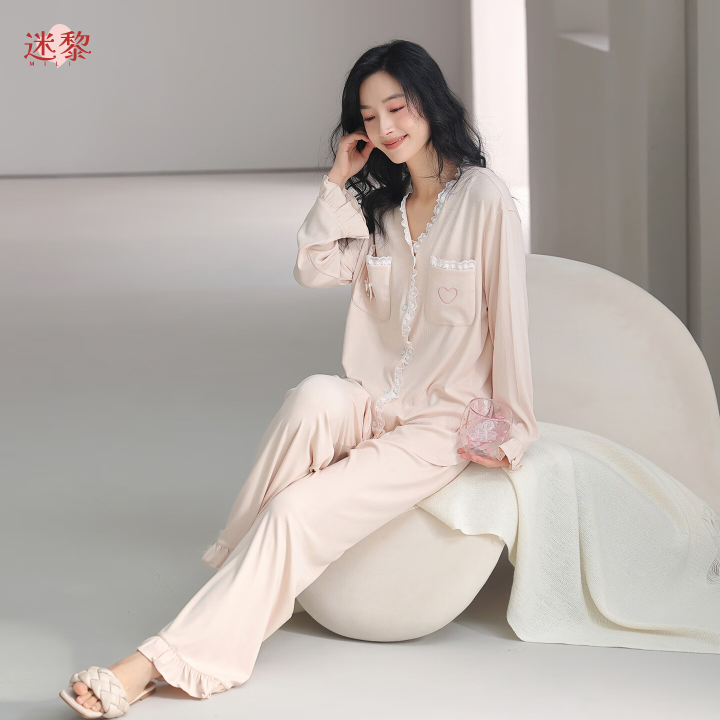 迷黎可爱甜美睡衣带胸垫吊带女长裤甜美木耳边居家三件套2025秋冬新款 图片色 L 推荐体重【100-120】 顺丰包邮