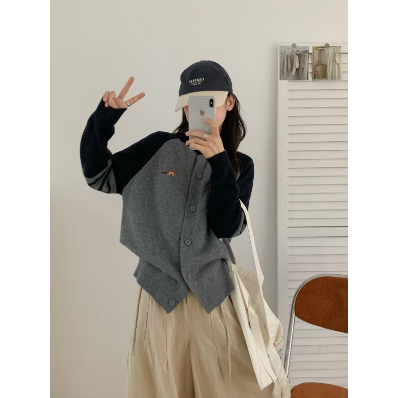 衣若彩2025新款撞色插肩袖针织开衫女宽松圆领毛衣外套韩版单排扣学院风 灰色 均码