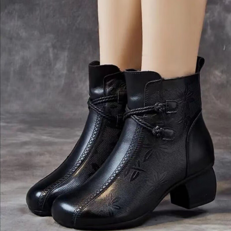 秋冬季单靴粗跟短靴女民族风压花圆头CSph女复古圆头软底马丁靴jd 黑色 加绒 37