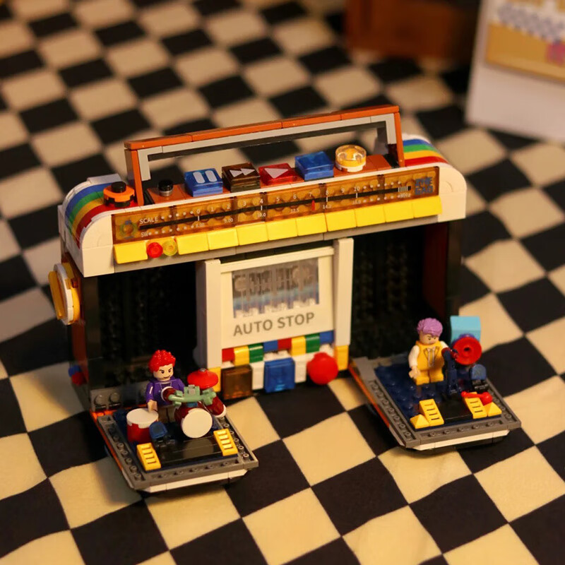 哲高积木拼装复古怀旧电视冰箱收音机复古家电摆件创意礼物儿童男女生 复古收音机（带2人仔）-554PCS