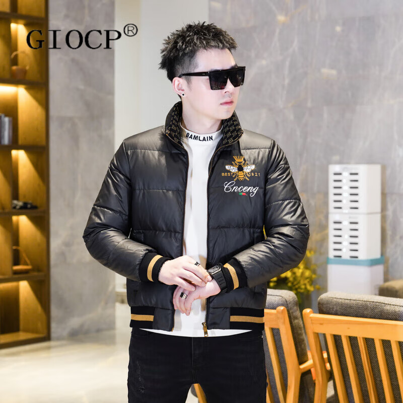 GIOCP香港潮牌冬季立领羽绒服男修身帅气时尚蜜蜂刺绣加厚无帽羽绒外套 黑色 M