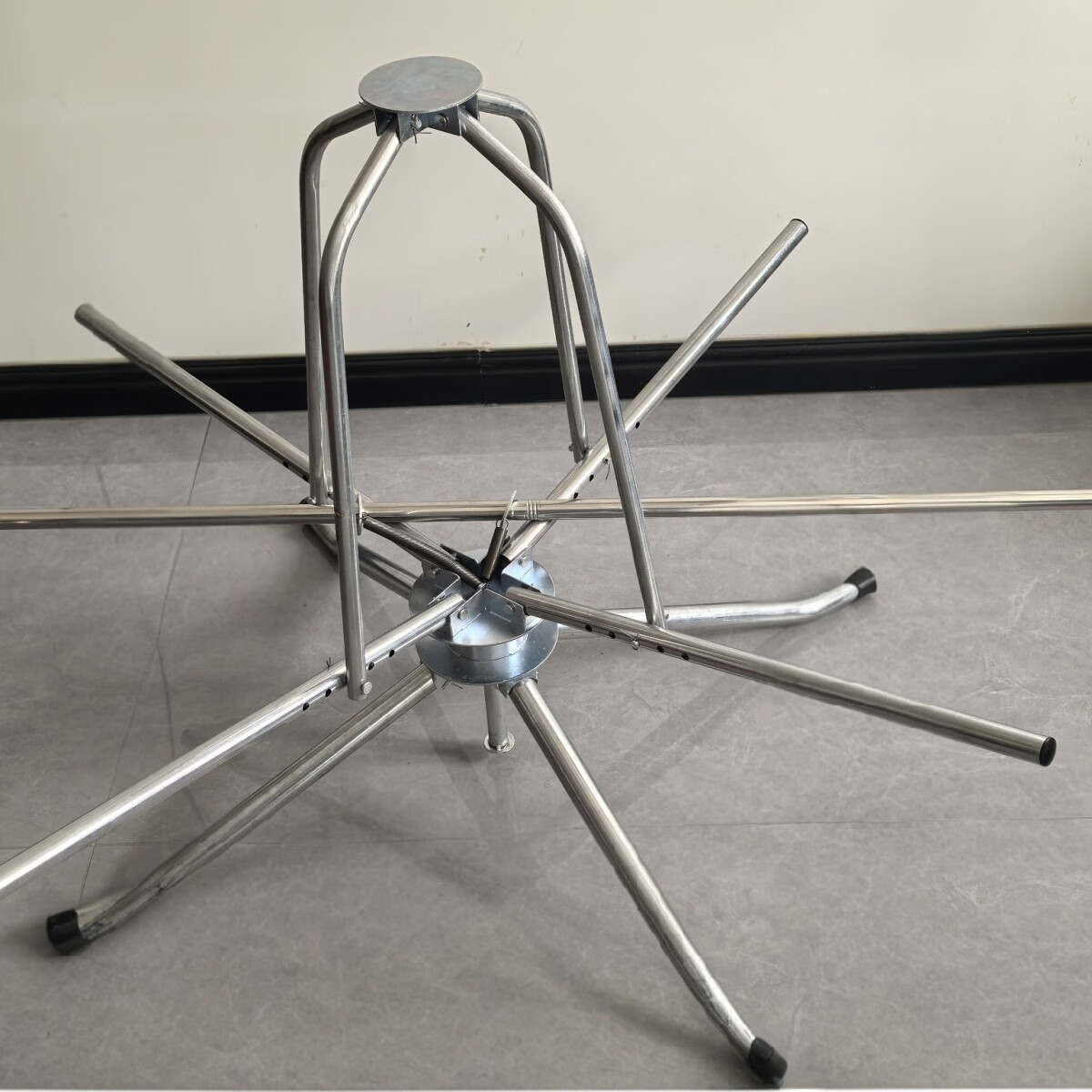 京工京选新款可折叠地暖放管器盘管地热盘架子阻尼双轴承铺管神器加厚支架 灰色双轴承+压杆+收纳包