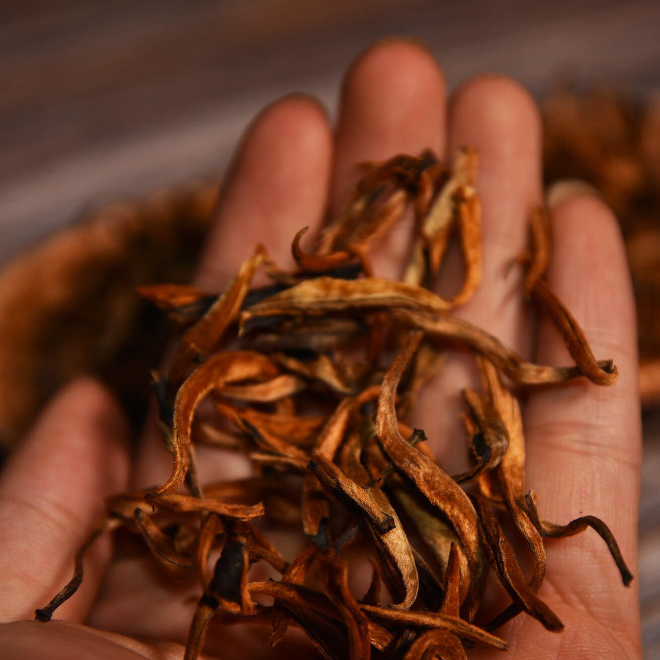 新款云南滇红茶叶2025云南凤庆春茶大金芽蜜香红散茶茶叶浓香型 随机