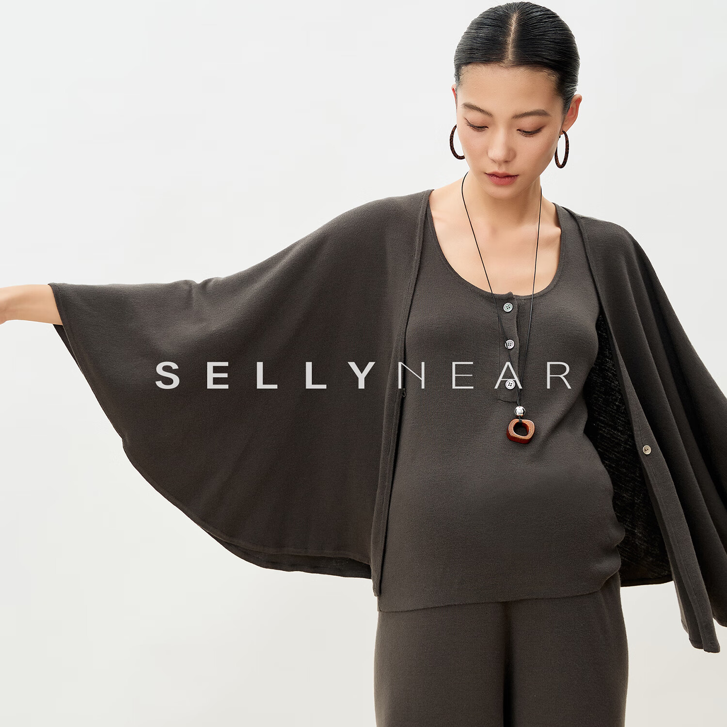 Sellynear孕妇装秋套装2025新款时尚慵懒松弛轻柔毛织背心三件套 灰绿色套装 L