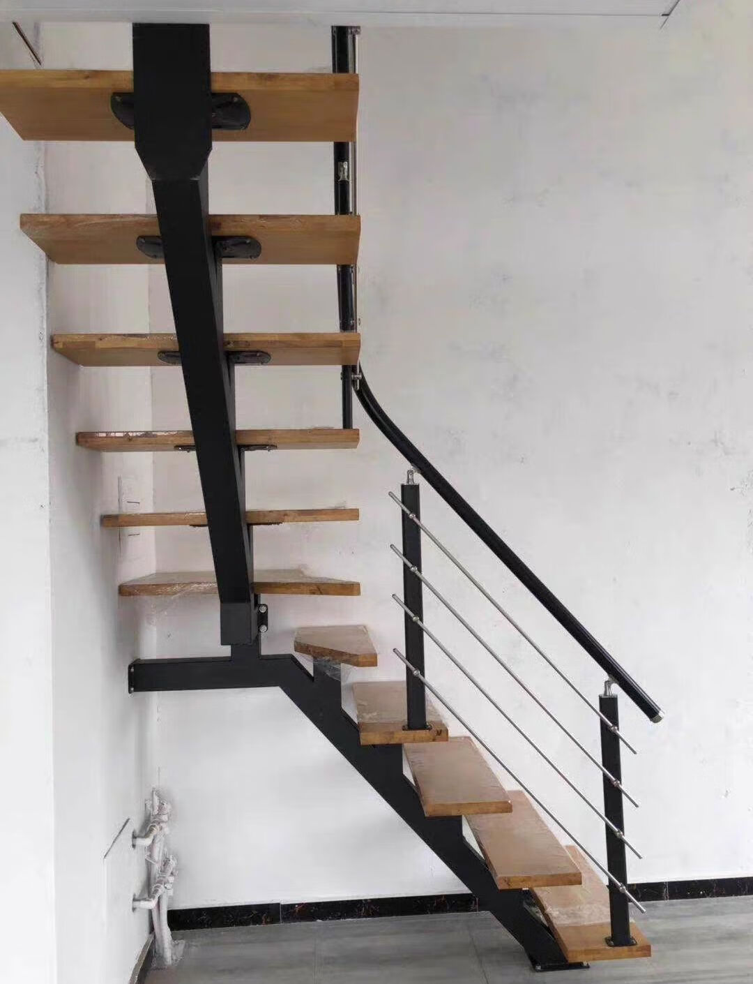 接运猫整体定制安装家用室内钢木直梁楼梯loft复式公寓民宿阁楼旋转