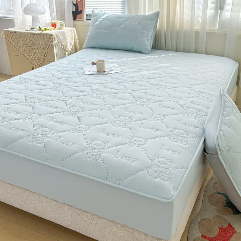 雅鹿加厚夹棉床笠防尘绗缝床罩三件套隔脏床盖床垫保护套床上用品 小熊夹棉床笠-天空蓝【蓬松柔软 四季通用】 150*200cm单床笠