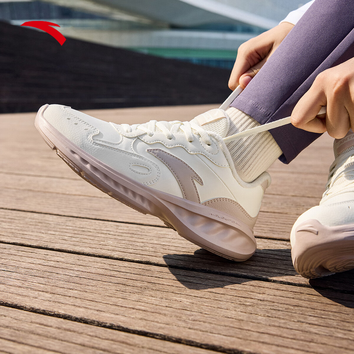 安踏星云丨减震软底有氧跑步鞋女革面防泼水加绒运动鞋轻质女跑鞋