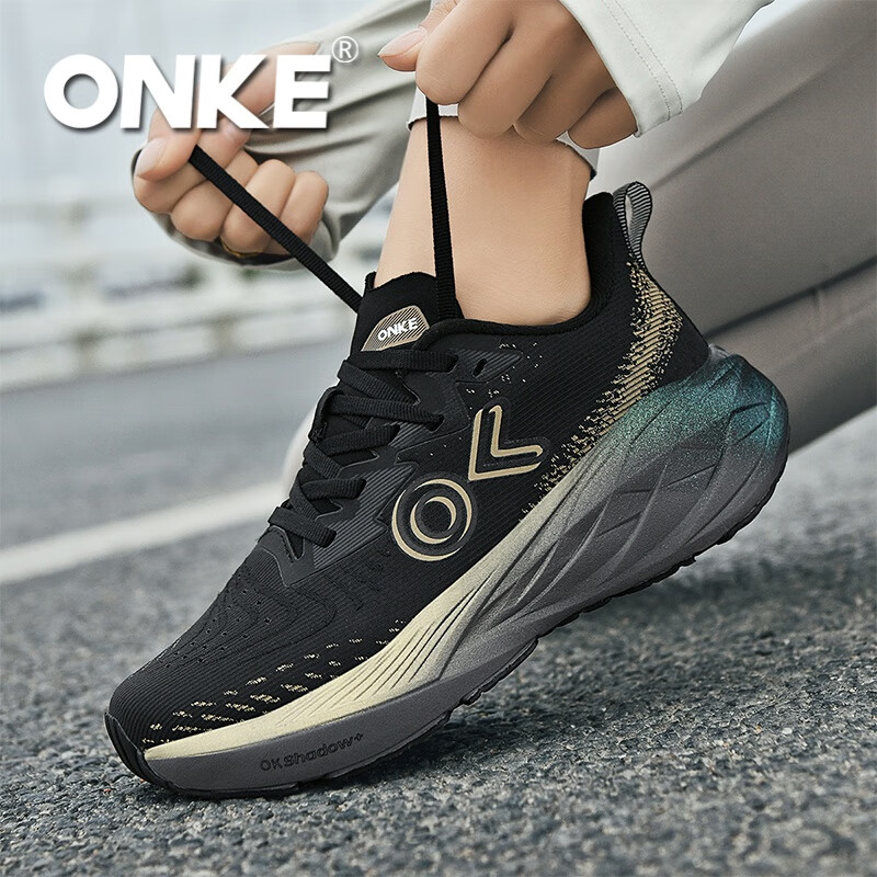 ONKE德国运动鞋女春季新款网面透气情侣跑鞋软底减震运动户外跑步鞋男 铂金 42