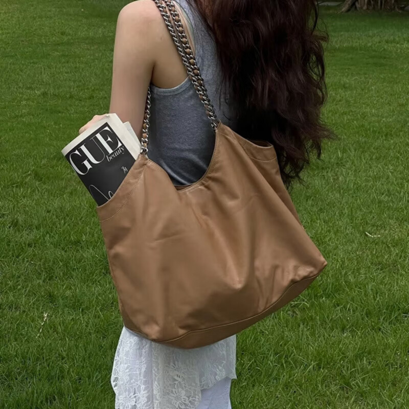 DL胖东来同款小众手提包2025新款女包简约百搭通勤链条托特包感 黑色