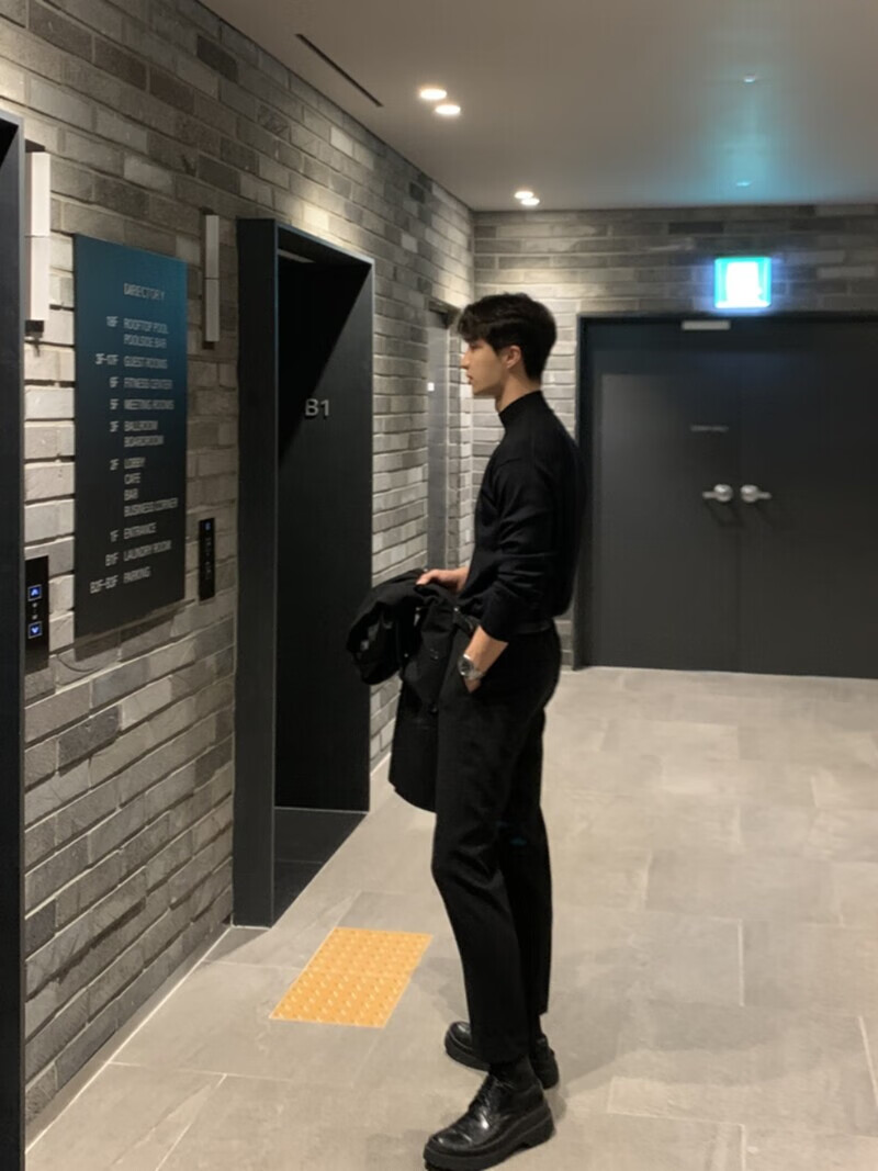 德绒半高领打底衫男秋冬季加绒西装内搭上衣成熟稳重男装长袖t恤 【深灰色+杏色】 两件装 5XL 190-205斤