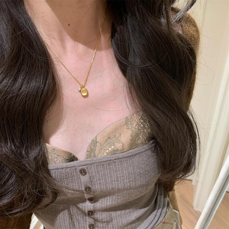 胖东来同款小方糖项链 超仙24k金拉丝方糖皓石吊坠轻奢小众感毛衣 拉丝方糖皓石项链