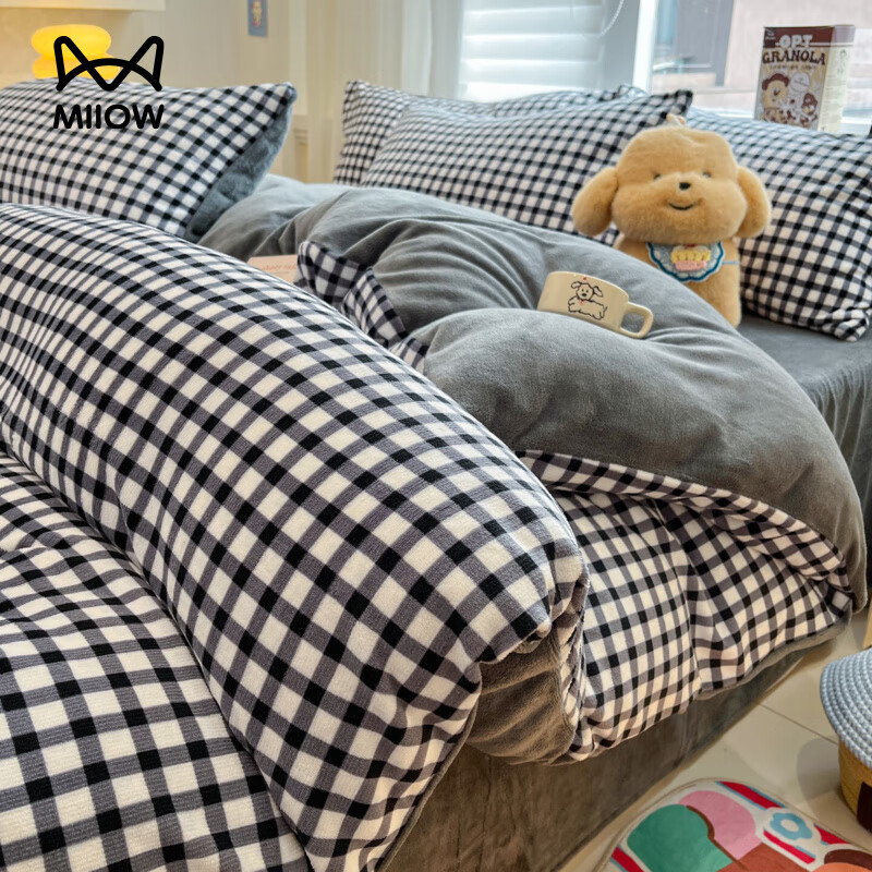 猫人（MiiOW）牛奶绒床上四件套 简约冬季加厚保暖床单被套三件套 黑白格【温暖治愈一触即暖】 0.9 床单款 三件套(被套150*200cm)