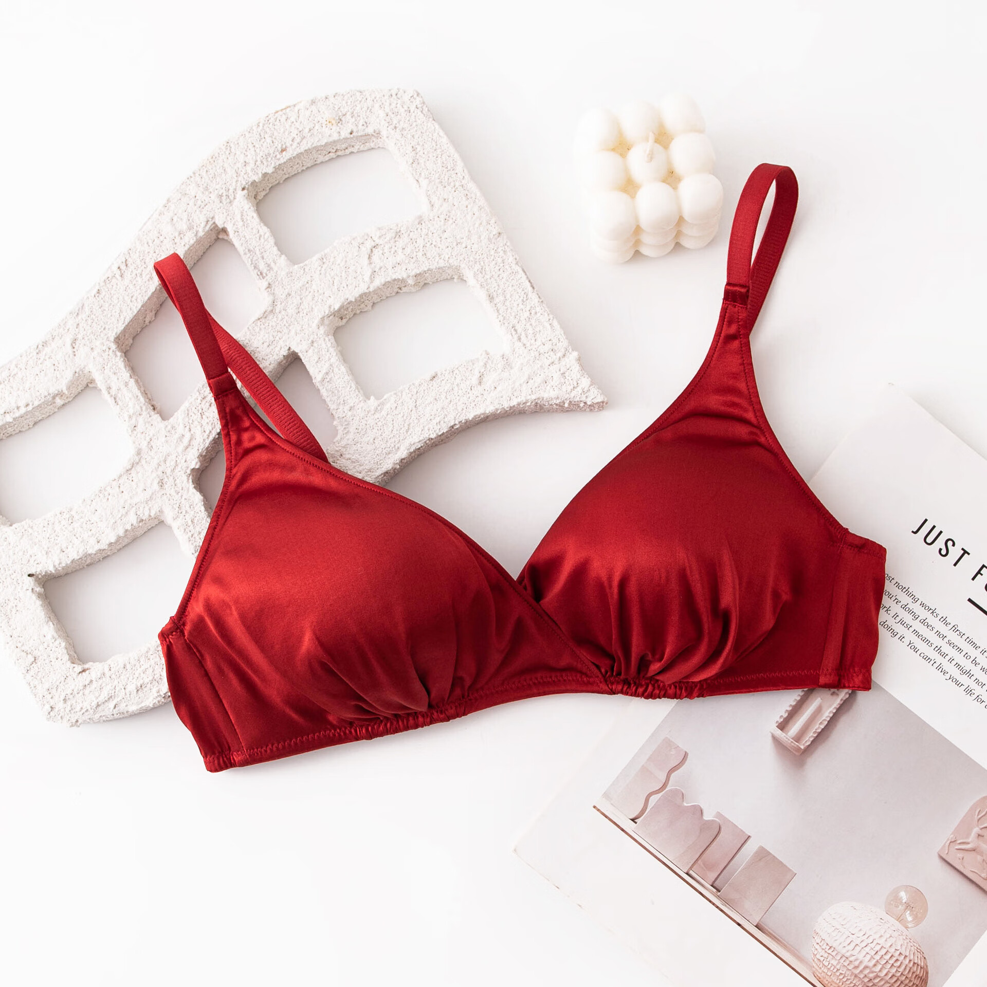 聚拢文胸无钢圈光面真丝缎面轻奢聚拢薄款内衣 fhz25b7