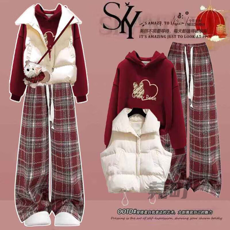 莞町初中生12-15岁女孩本命年衣服红色套装马年新年战袍2026新款女童 米白马甲+红卫衣+红格子裤 165 M 建议85-100斤