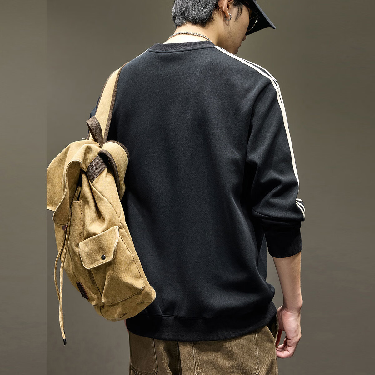 新百伦高端重磅卫衣男士春秋新款圆领长袖t恤潮流穿搭宽松外套男打底衫 1341黑色 常规 L 码【合适130-145斤】