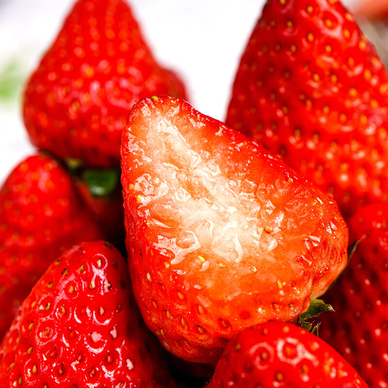 飘香果度【顺丰直达】红颜奶油草莓99红颜草莓新鲜次日达陕西草莓非丹东 净重1000g 大果(单果20-25g)头茬试吃/尝鲜可选