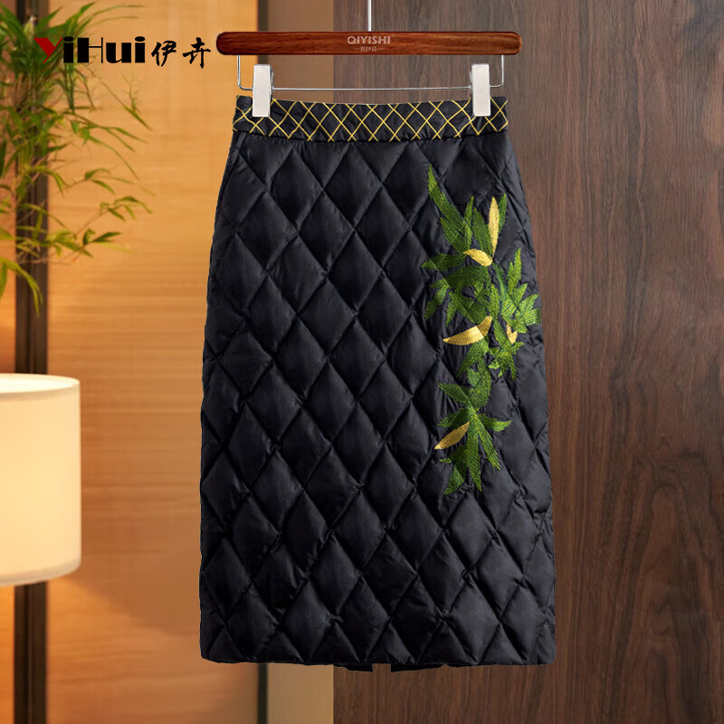 伊卉（YIHUI）新中式繡花羽絨半身裙女中長款白鴨絨冬裙2025新款時尚保暖包臀裙 黑色 S