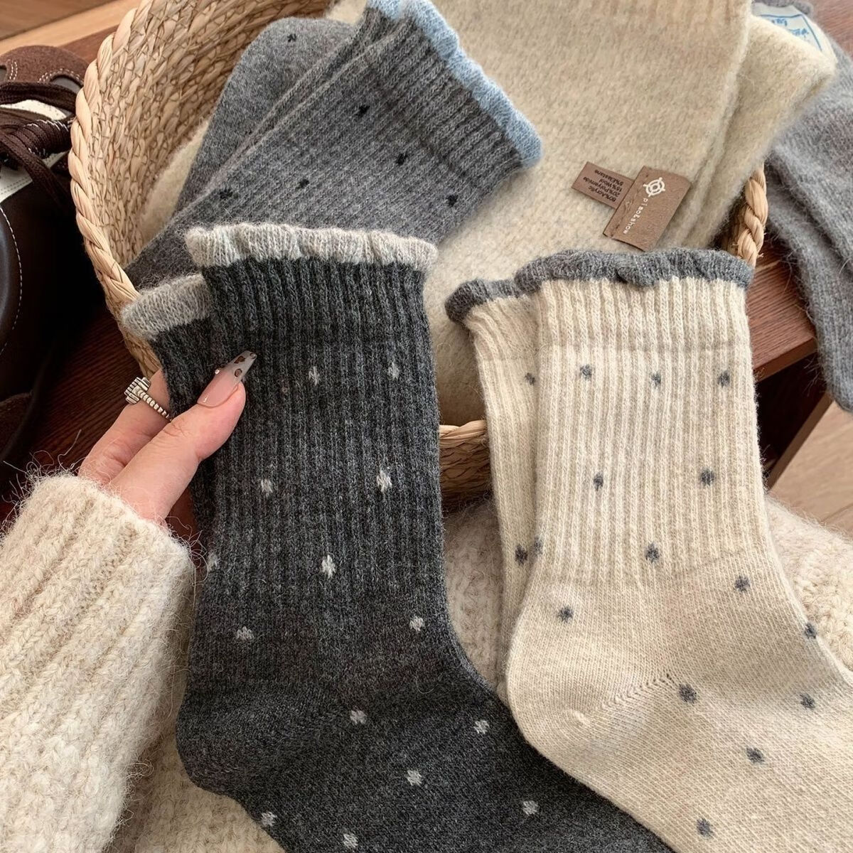 欧蓝薇雅(OULANWEIYA)女士袜子女中筒袜秋冬季波点温柔花边百搭长筒复古百搭宽口外穿袜 颜色混搭 5双 均码