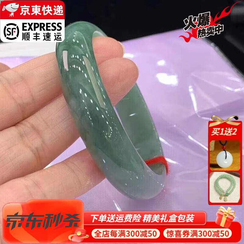 翡翠玉镯品牌排行前十名：这10款色泽鲜艳、雕工精致，绝对值得收藏