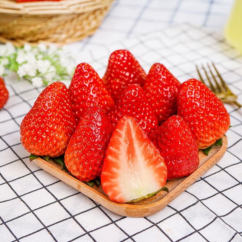 飘香果度【顺丰直达】红颜奶油草莓99红颜草莓新鲜次日达陕西草莓非丹东 净重1000g 大果(单果20-25g)头茬试吃/尝鲜可选