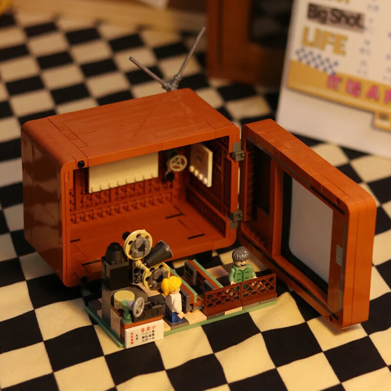 哲高积木拼装复古怀旧电视冰箱收音机复古家电摆件创意礼物儿童男女生 复古电视机（带2人仔）-549PCS