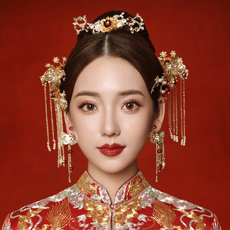 暗饰新娘秀禾头饰金色凤冠中式结婚古装流苏发饰显脸小秀禾敬酒服配饰 全套装耳钩款+耳夹款属于什么档次？