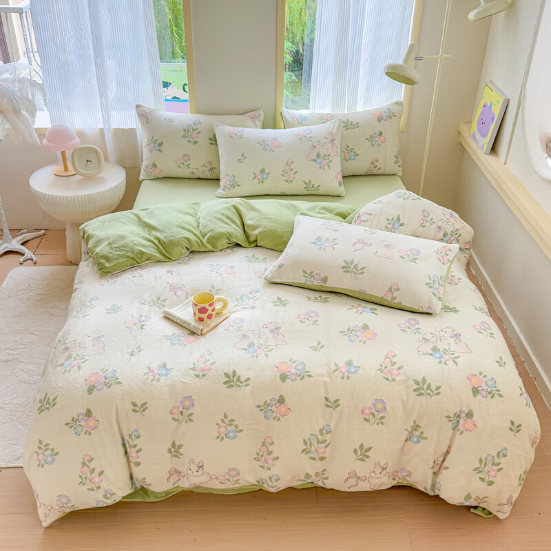 伊路卡新款牛奶绒四件套秋冬季保暖珊瑚绒床上用品儿童被套床单 绿意盎然 1.8米床 四件套 床单款 （被套200*230cm）