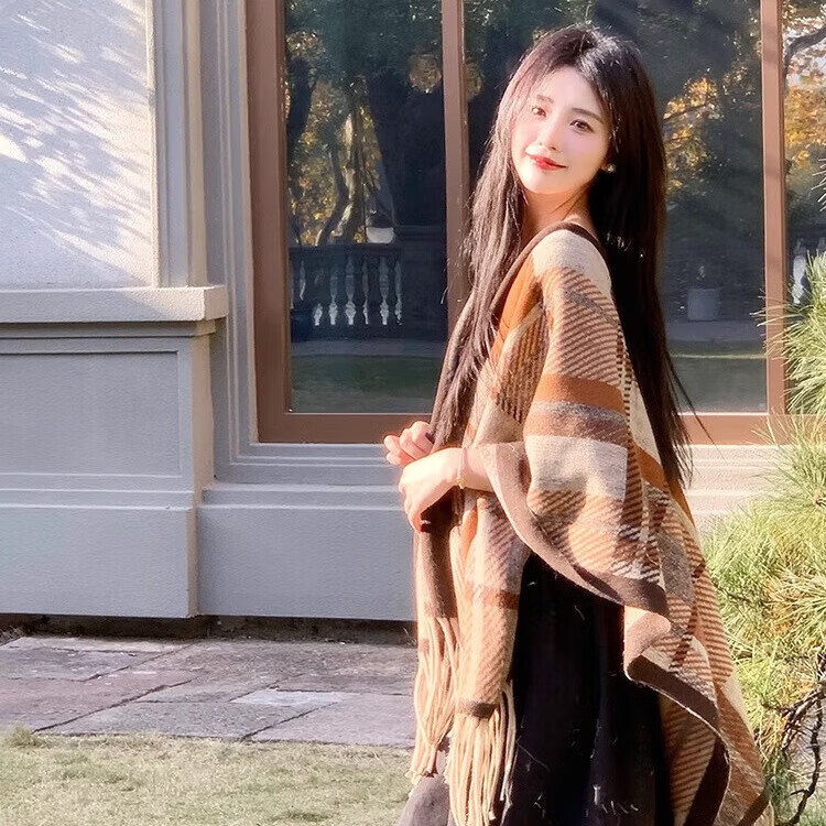 自相遇女生元旦礼物围巾2025新款复古女高级感披肩新款外搭加厚斗篷围巾 枫叶黄