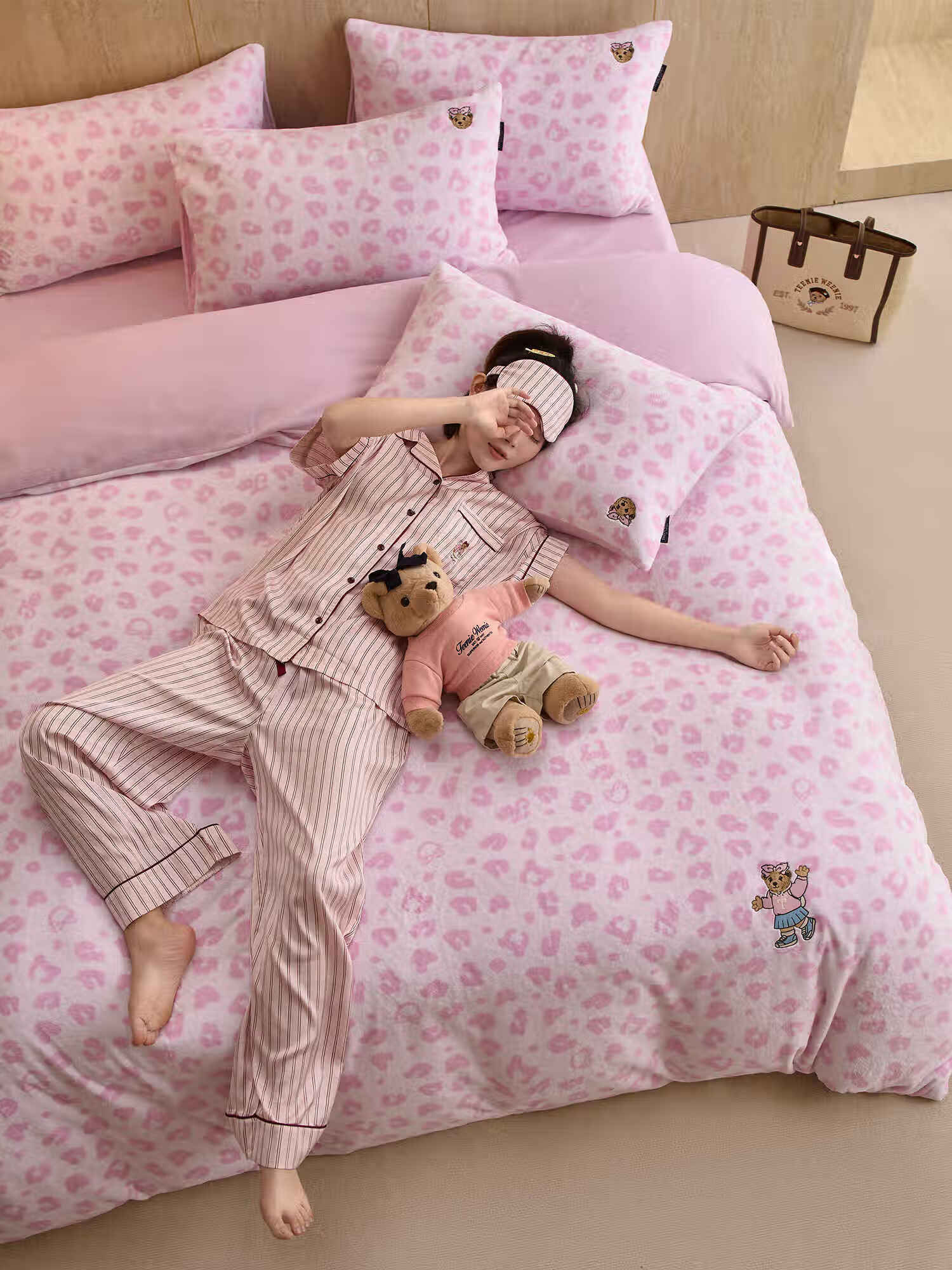 Teenie Weenie小熊A类豹纹牛奶绒加厚四件套秋冬保暖珊瑚绒被套法兰绒套件 小熊豹豹系列-粉 1.5/1.8m 床单款 被套200*230cm