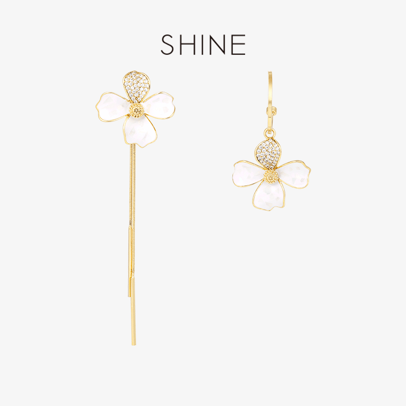 萱子飾品秘密花園系列花朵水鉆不規則耳環(huán)耳飾生日禮物 白色