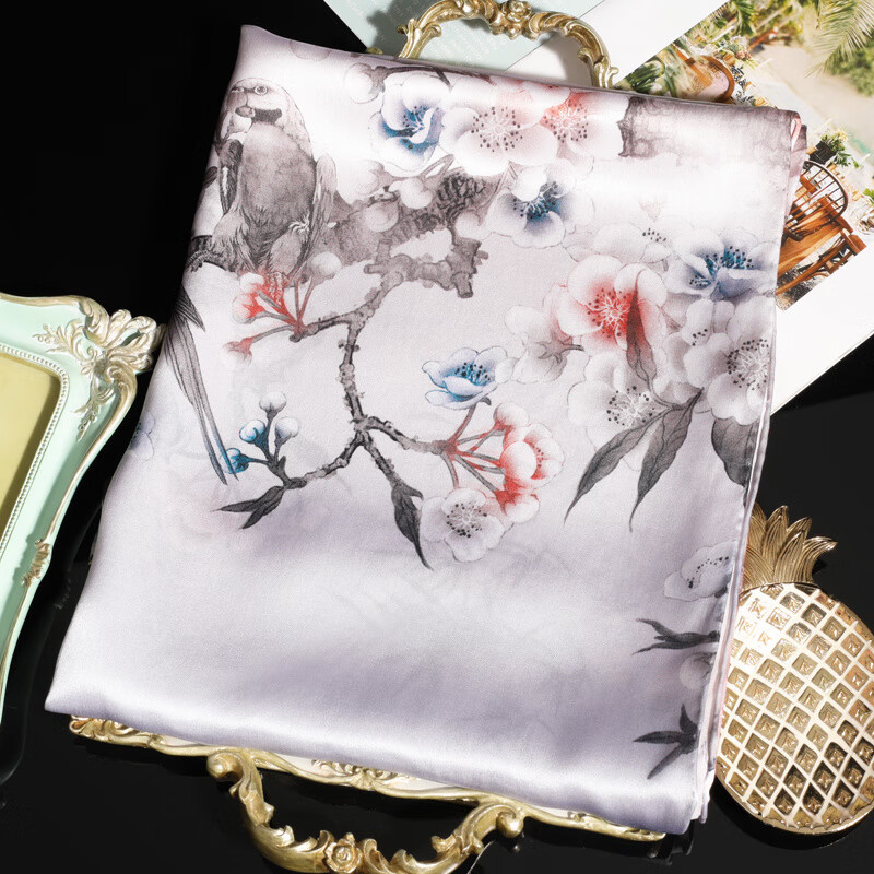 吳蠶里(WUCANLI)絲巾女春秋中年媽媽上海蘇州送禮灰色復古時尚圍巾 雙鵲報春-粉灰色