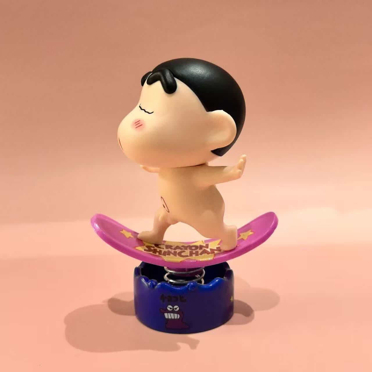 蜡笔小新潮玩手办洗澡冲浪小新小葵桌面摆件玩具装饰男女生日礼物 摇摇乐粉色色滑板小新12CM
