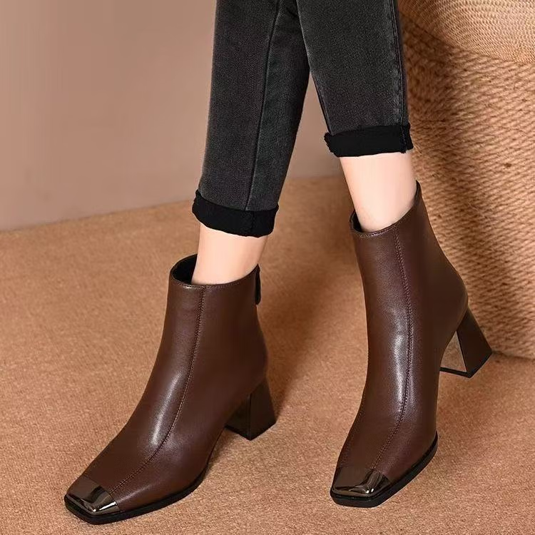 【高定品质】2025新款法式复古方头马丁靴女百搭秋冬高跟粗跟短靴 棕色 36
