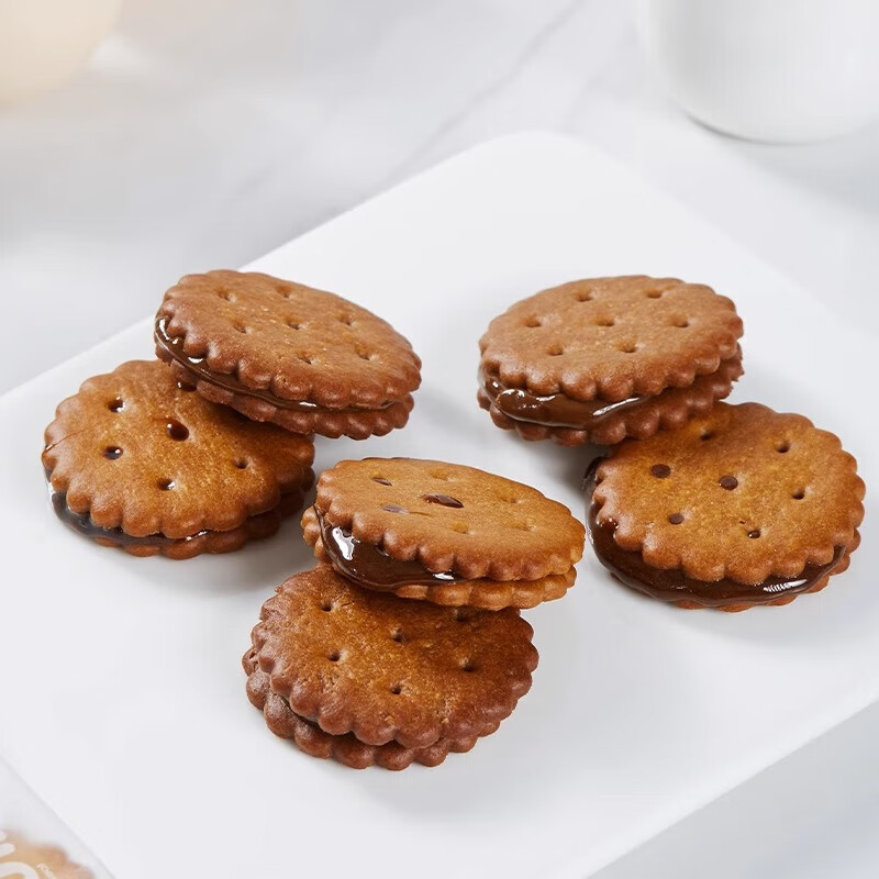 冬己夹心咸蛋黄饼干网红黑糖麦芽糖焦糖小圆饼办公室休闲零食小吃 【大包装】黑糖500g*1袋