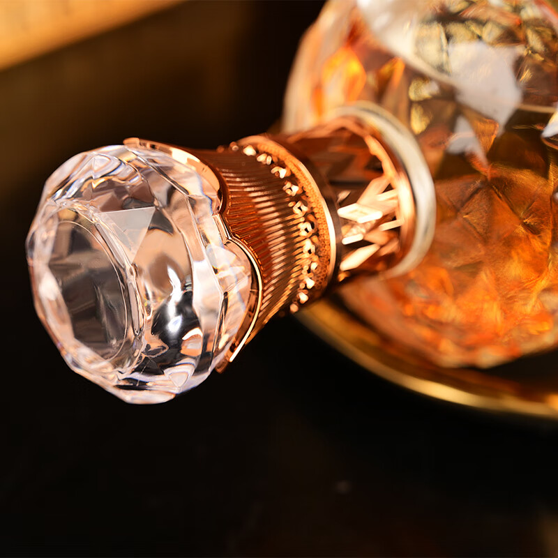 五粮液（WULIANGYE）股份透明狮子