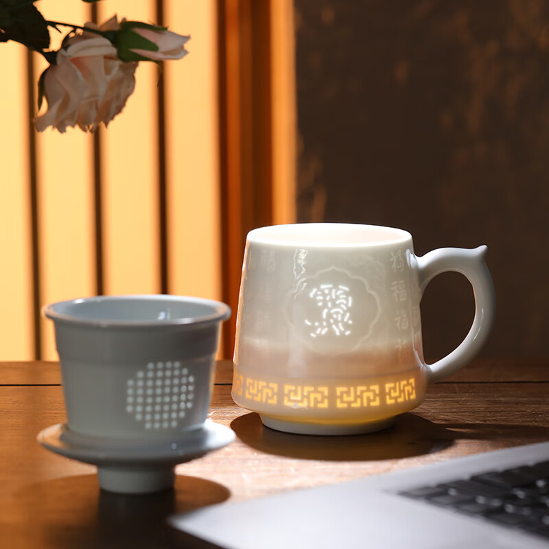 御嘉斋景德镇陶瓷手工雕刻中式新款生肖茶杯玲珑办公泡茶杯水杯送礼礼物 新款生肖玲珑办公杯-猪叩福门