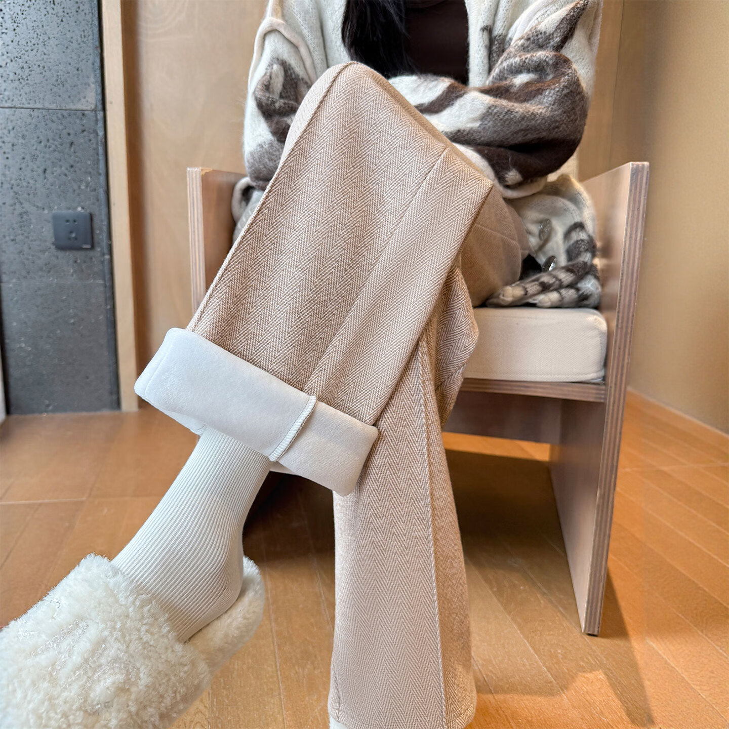 浪莎(LangSha)绵羊毛加绒休闲裤女2025冬季新款高腰垂感直筒防风保暖阔腿裤子女 米白-加绒 L 111-125斤